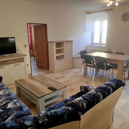 Apartmany Pod Baruncinou Skolou Česká Skalice Kültér fotó